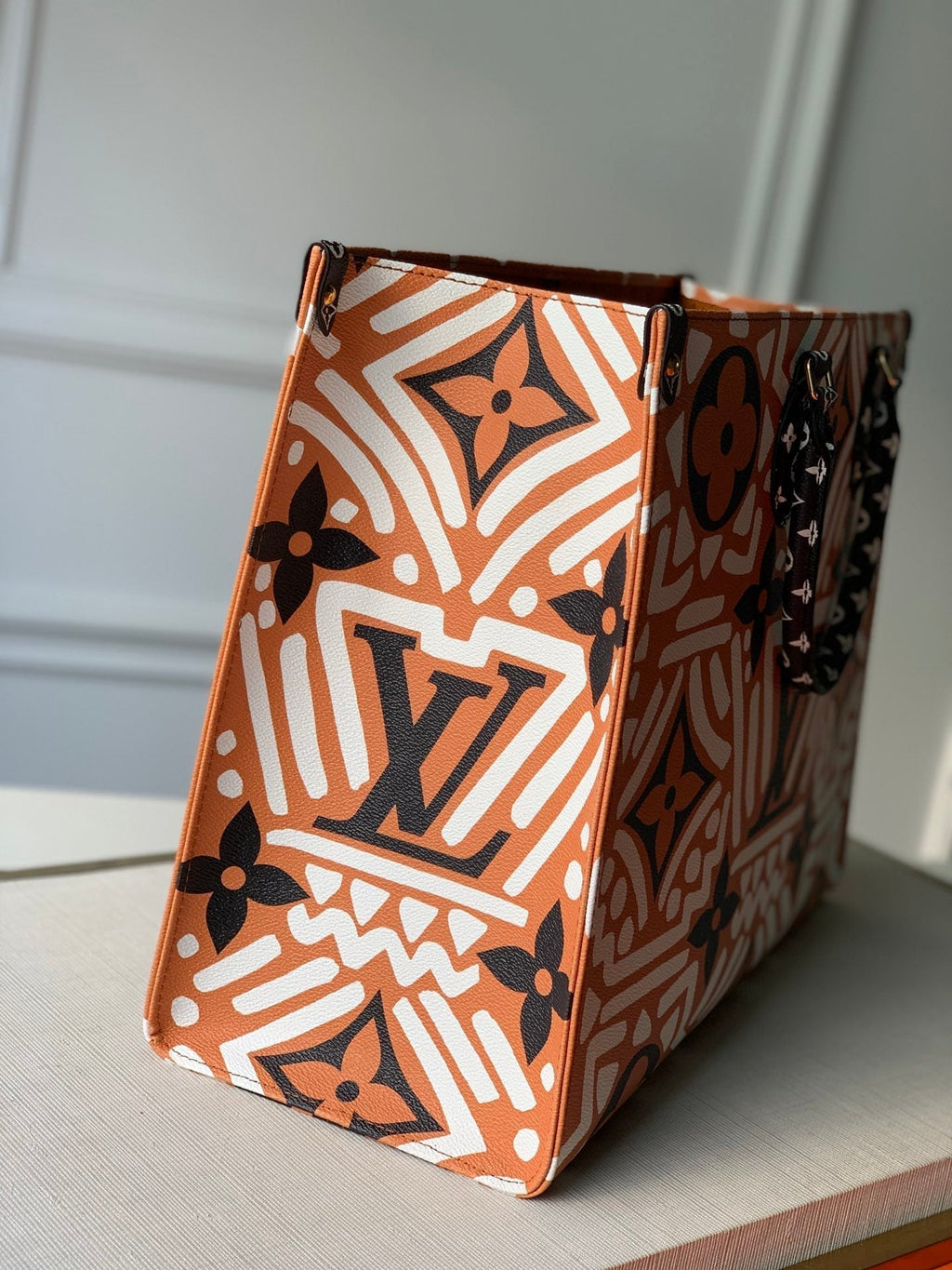 LOUIS VUITTON CRAFTY ONTHEGO GM 41 CARAMEL AND CREAM MONOGRAM GIANT CANVAS