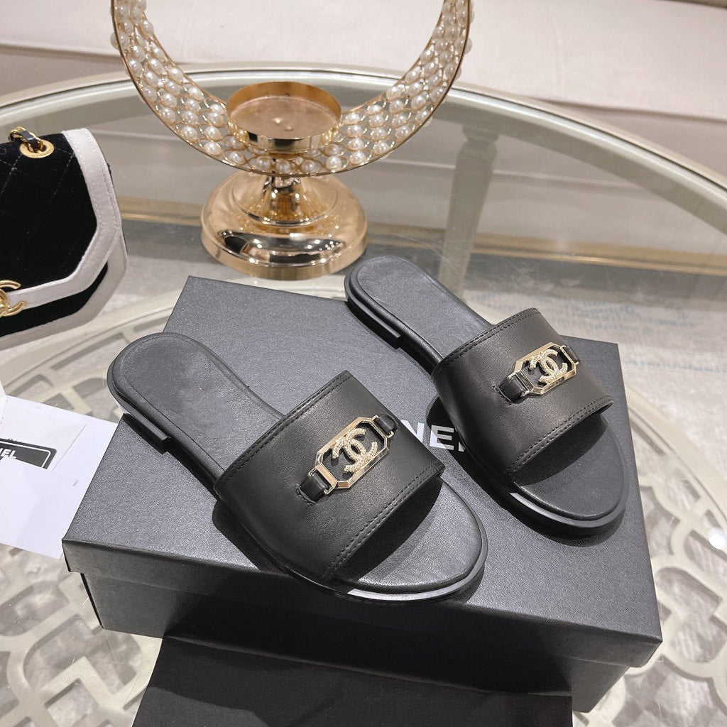 CHANEL Mules Black Shiny Calfskin
