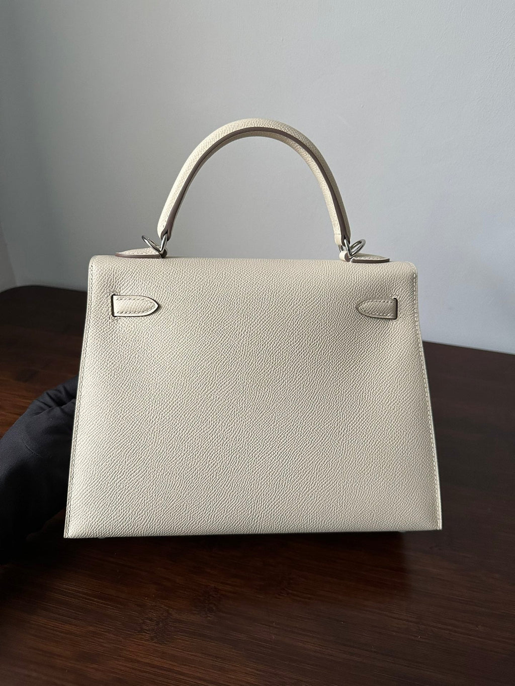 HERMES KELLY 25CM WHITE EPSOM SILVER HARDWARE