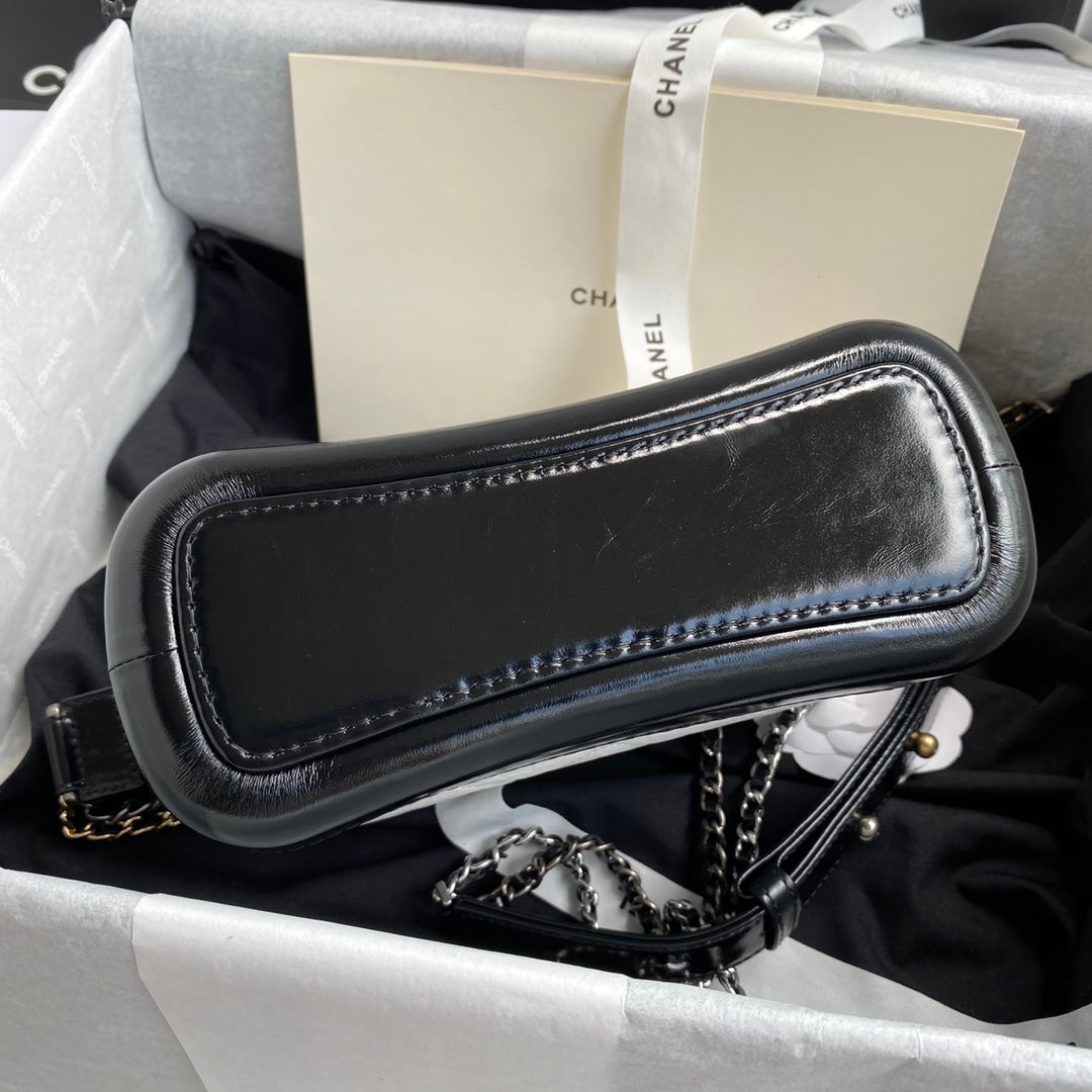 CHANEL GABRIELLE MINI 20 HOBO BAG IN WHITE MIX BLACK CALFSKIN