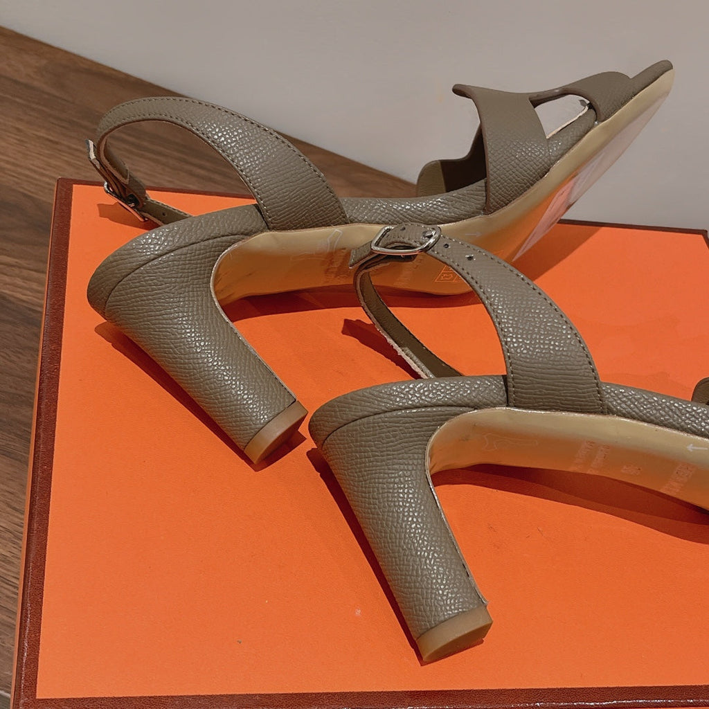 HERMES HOLY 75 SANDAL IN MEDIUM BROWN GRAINED CALFSKIN