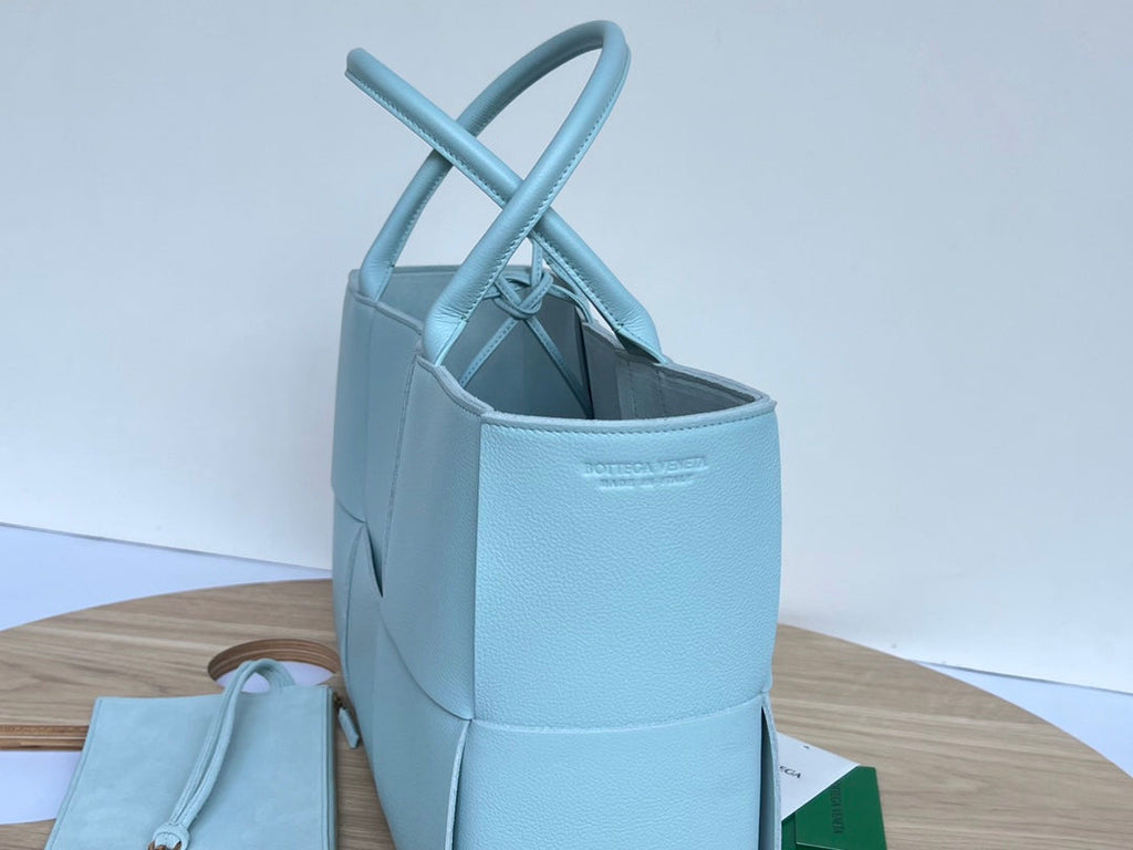 BOTTEGA VENETA ARCO TOTE 36 IN SKY BLUE CALFSKIN