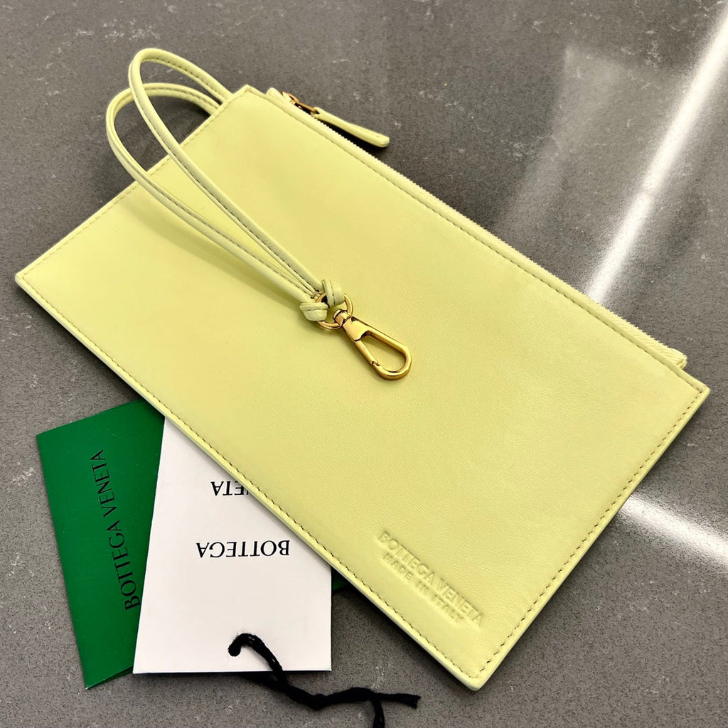 BOTTEGA VENETA LARGE CABAT 51 IN PASTEL YELLOW LAMBSKIN