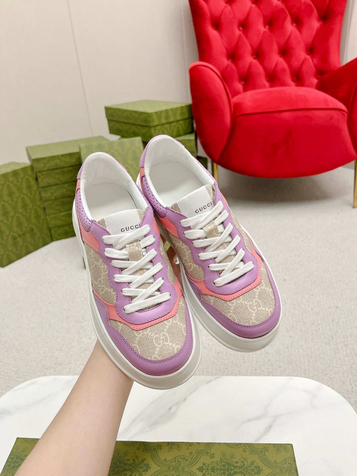 GUCCI TRAINER LIGHT GRAY AND PURPLE CALFSKIN