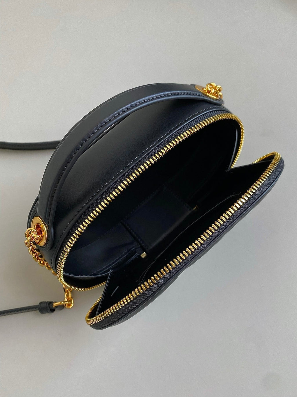 DIOR SIGNATURE 18 OVAL BAG IN BLACK CALFSKIN