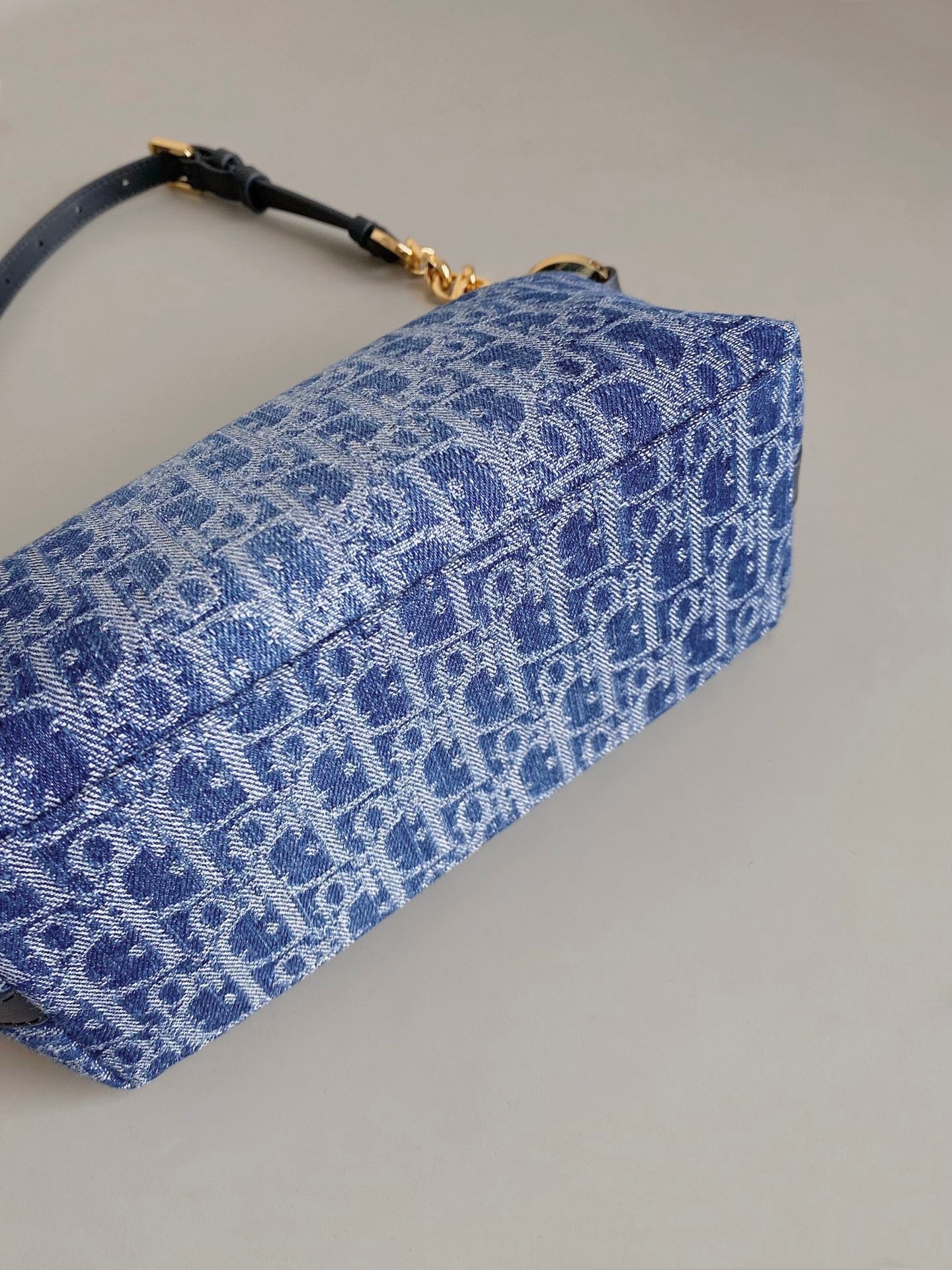 DIOR STAR 28 HOBO BAG WITH CHAIN BLUE DENIM OBLIQUE JACQUARD