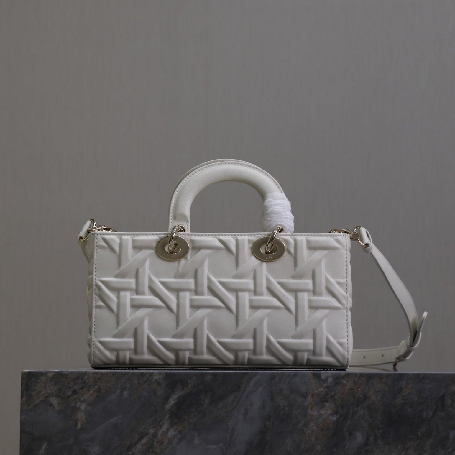 DIOR LADY D-JOY BAG 26 IN WHITE GRAPHIC CANNAGE CALFSKIN PALE GOLD-FINISH METAL CHARMS