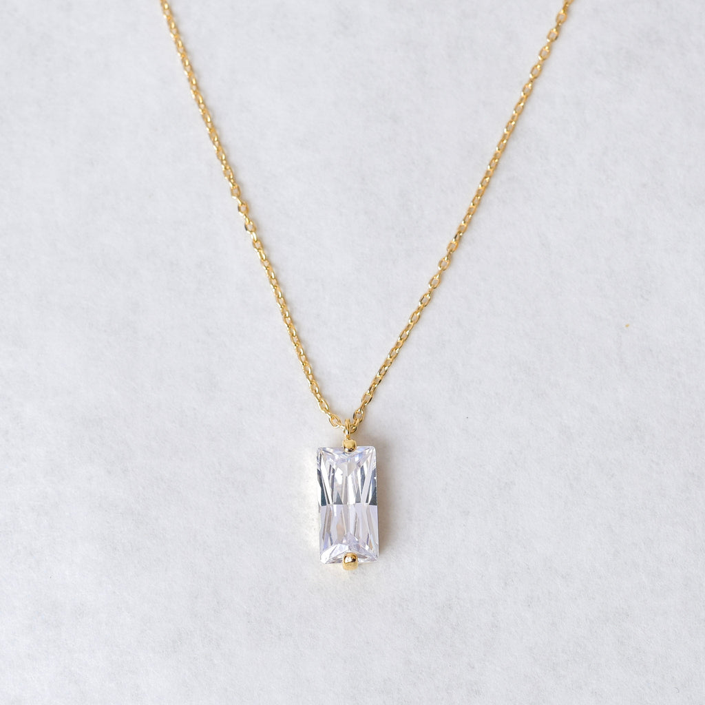 Versali Pendant Necklace