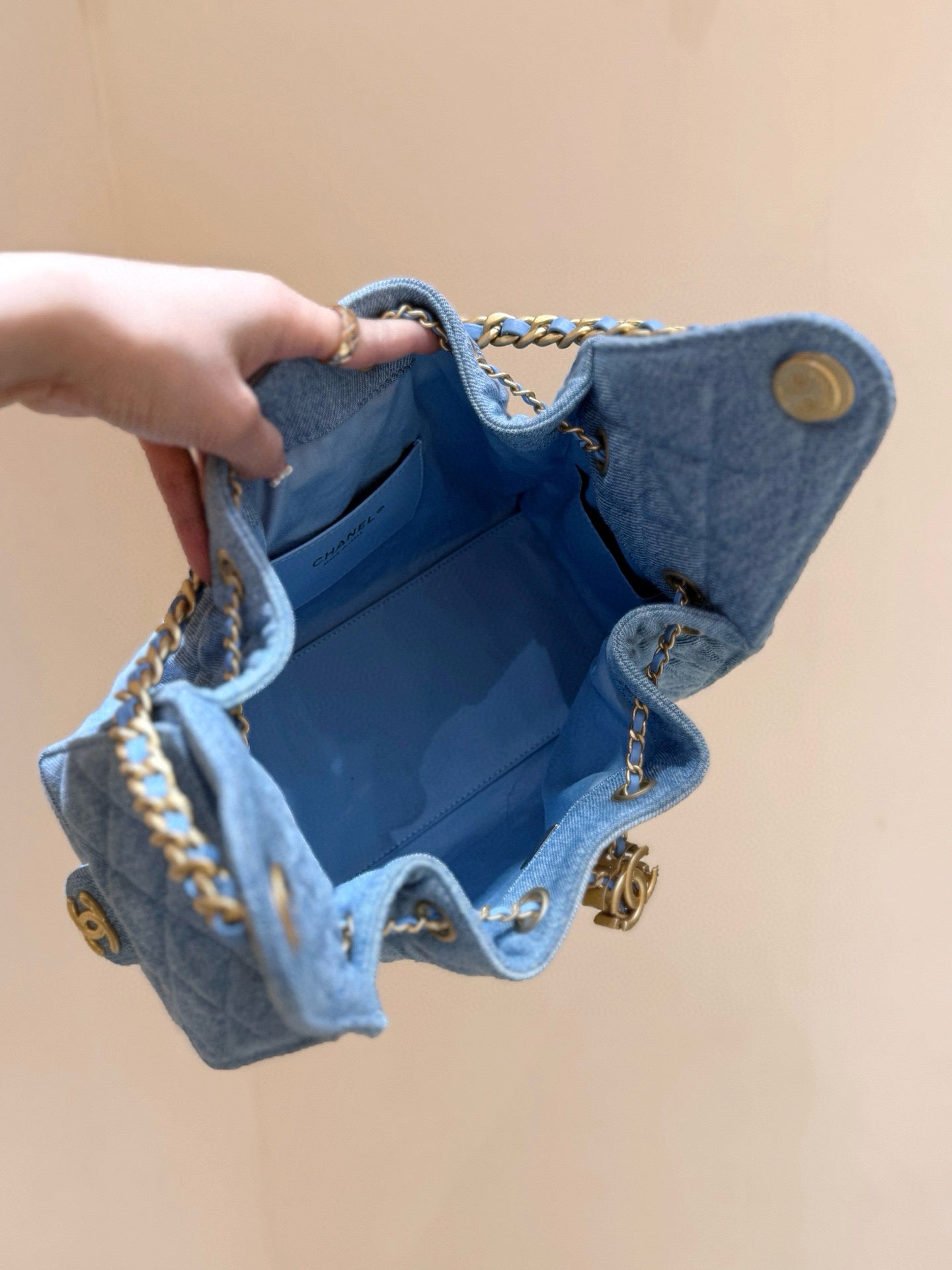 CHANEL 25 HANDBAG IN BLUE 30 DENIM GOLD HARDWARE
