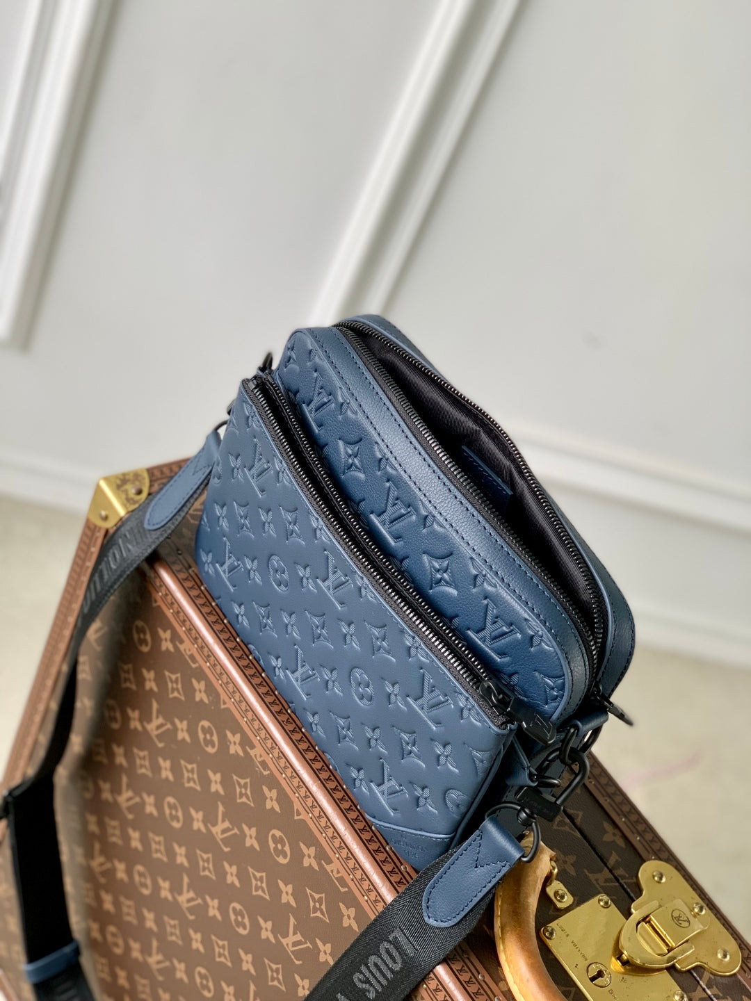LOUIS VUITTON TRIO MESSENGER 25 IN BLUE MONOGRAM SHADOW CALFSKIN