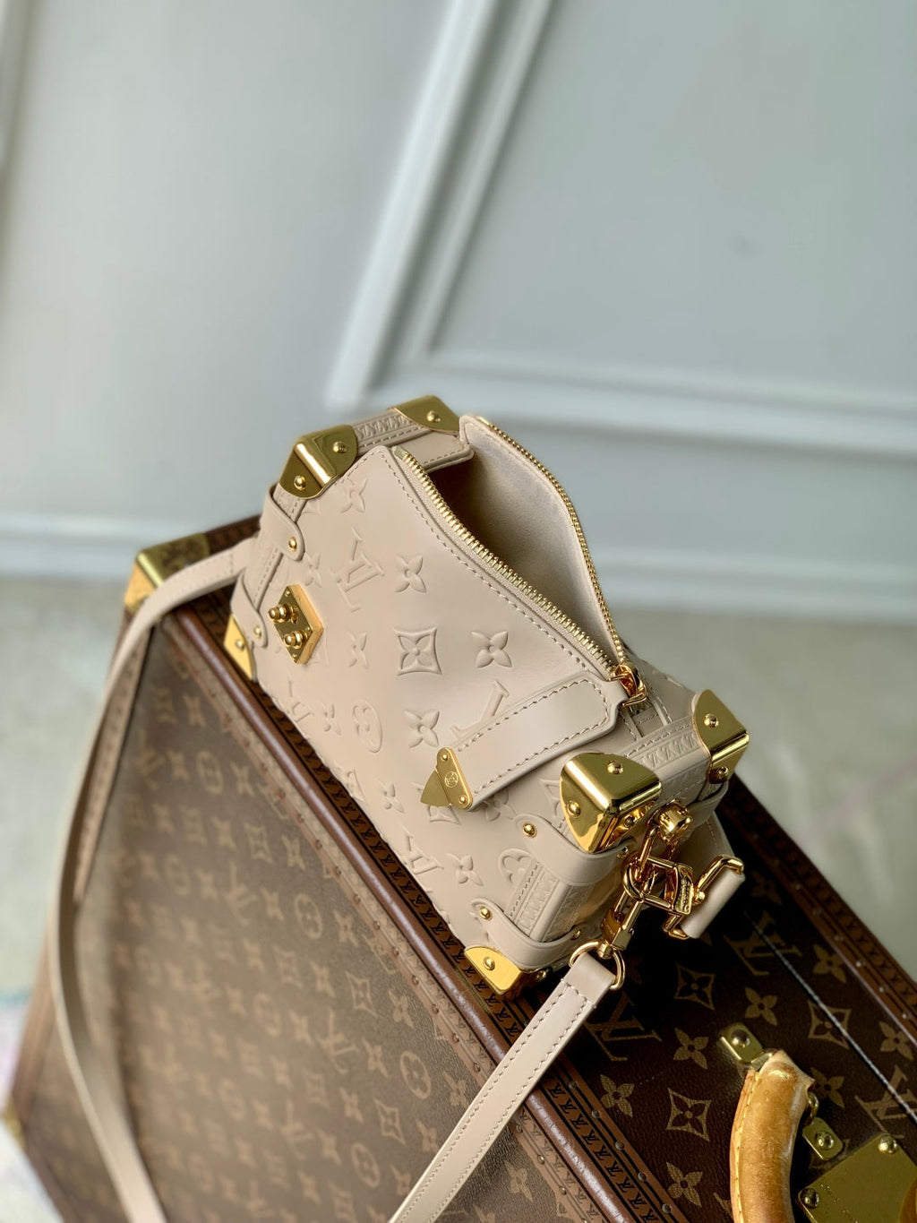 LOUIS VUITTON SIDE TRUNK 19 IN BEIGE MONOGRAM BOLD CALFSKIN GOLD HARDWARE