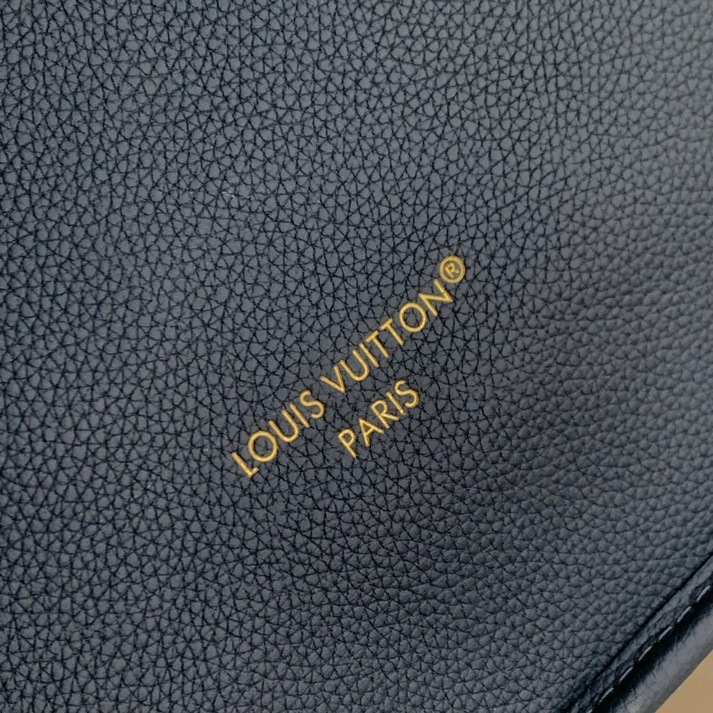 LOUIS VUITTON NEVERFULL BANDOULIÈRE INSIDE OUT BB 31 IN BROWN MONOGRAM CANVAS AND BLACK CALFSKIN