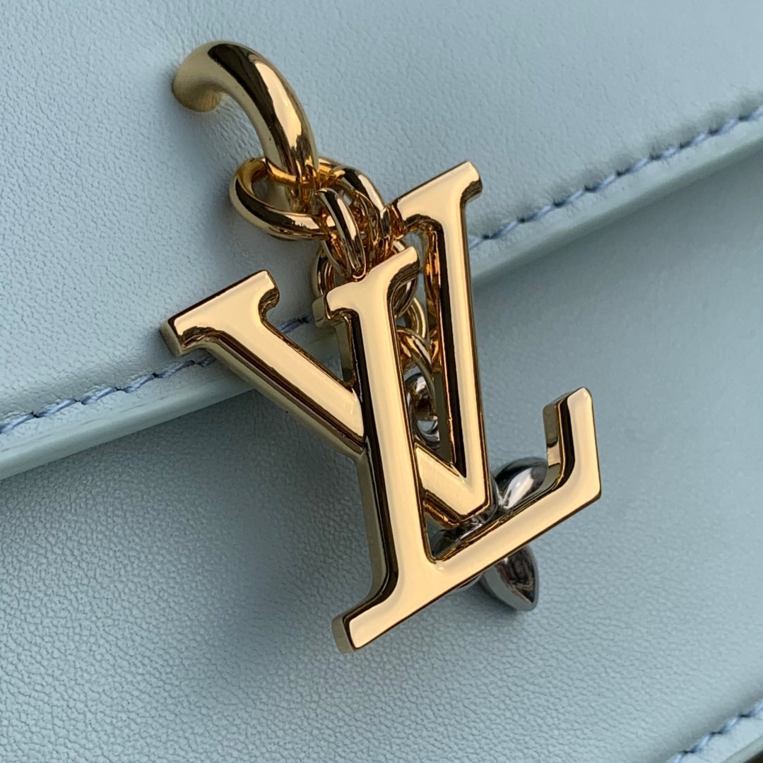 LOUIS VUITTON WALLET ON CHAIN BLOOM 20 IN AZUR BLUE CALFSKIN