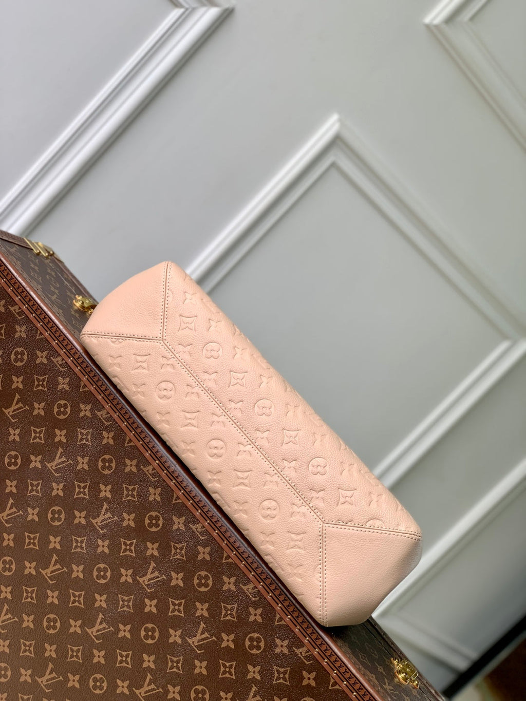 LOUIS VUITTON ANYTIME MM 42 IN NUDE PINK MONOGRAM EMPREINTE CALFSKIN