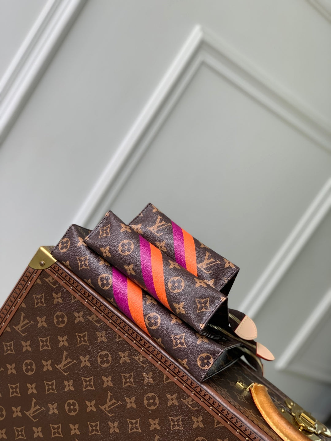 LOUIS VUITTON RIO TOILET POUCH 25 IN BROWN CANVAS MONOGRAM GOLD LOCK