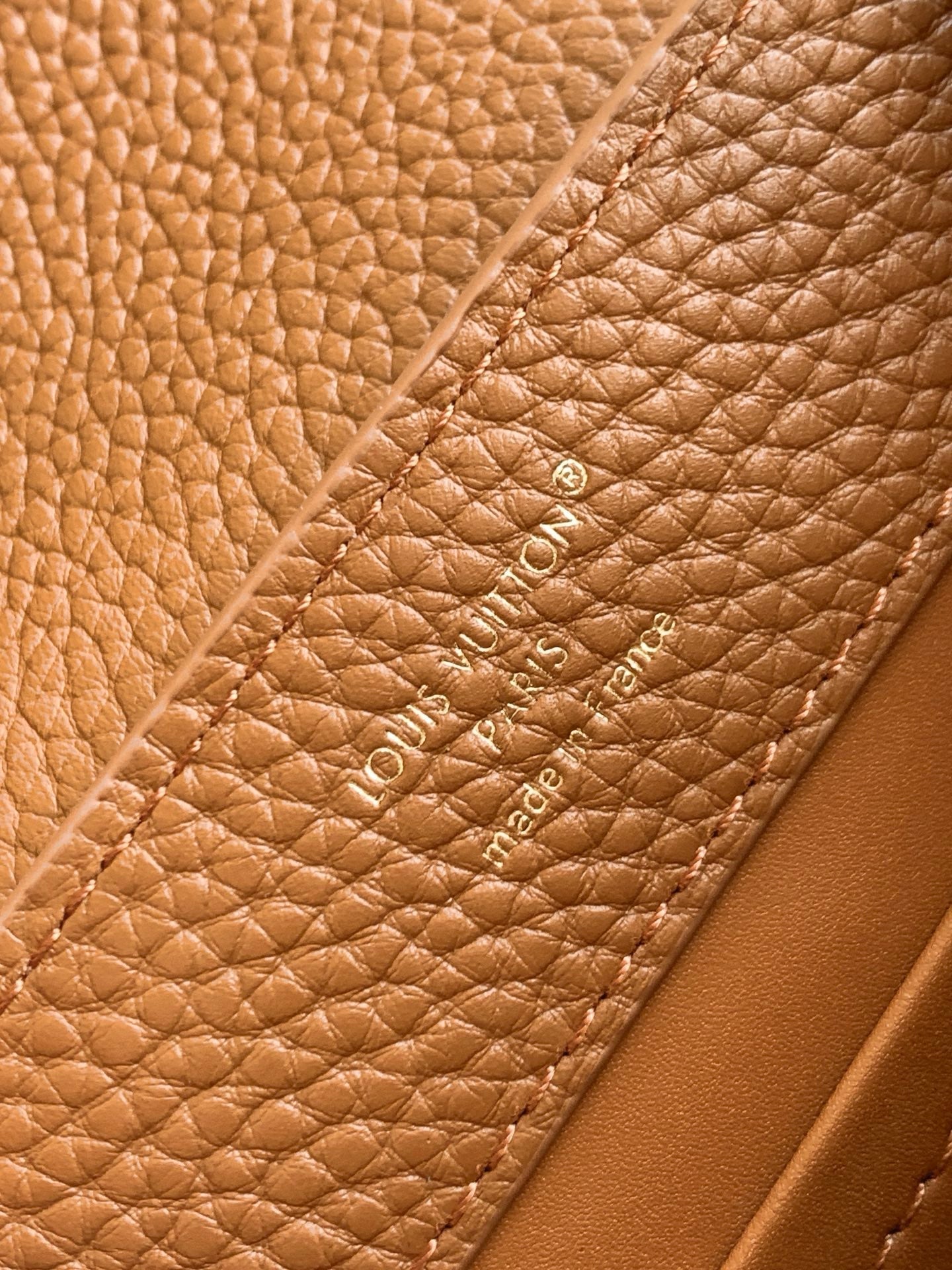 LOUIS VUITTON LV 25S CAPUCINES BAG 21 IN TAN CALFSKIN GOLD HARDWARE