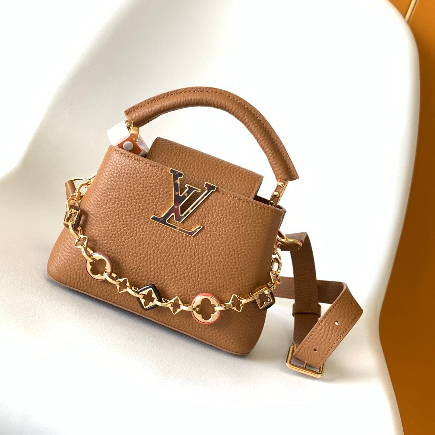 LOUIS VUITTON LV 25S CAPUCINES BAG 21 IN TAN CALFSKIN GOLD HARDWARE