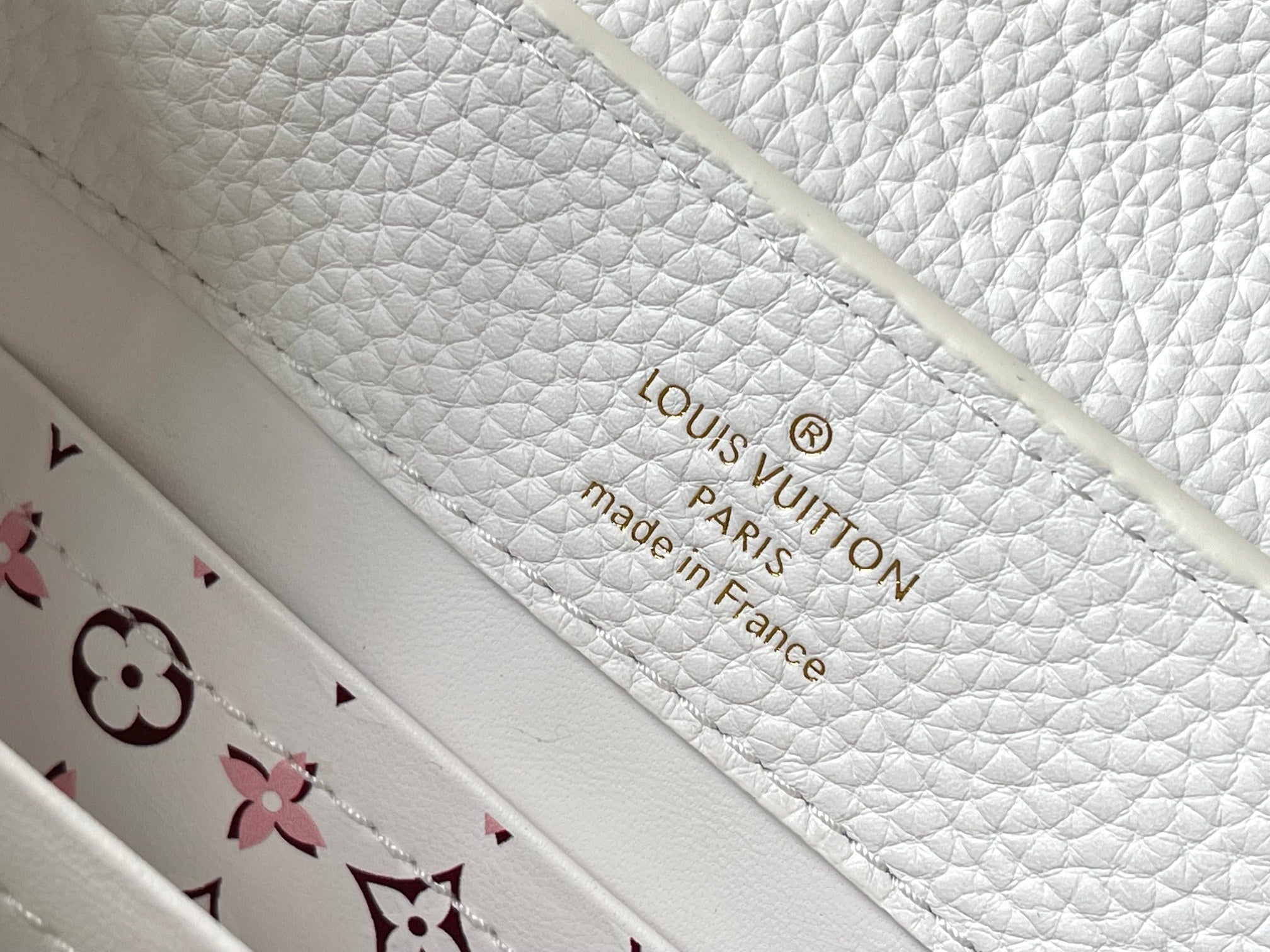 LOUIS VUITTON CAPUCINES MINI 21 IN WHITE TAURILLON GOLD HARDWARE