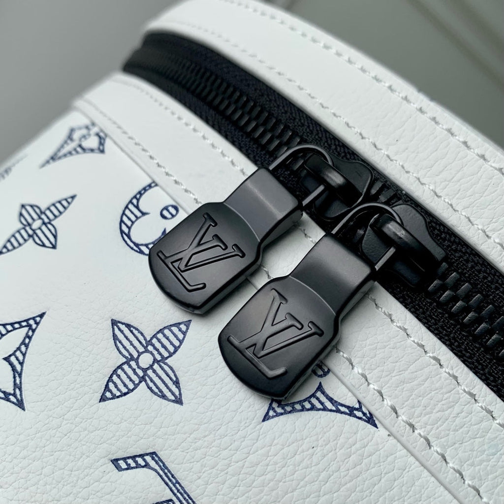 LOUIS VUITTON DISCOVERY PM BACKPACK 38 IN WHITE MONOGRAM LAMBSKIN