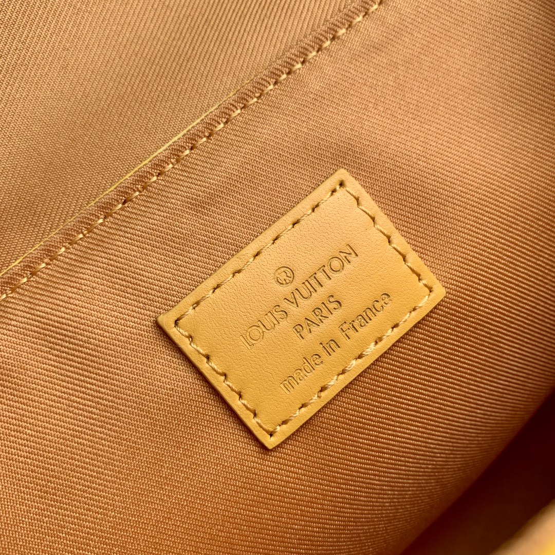 LOUIS VUITTON STEAMER 18 IN PEPPER ORANGE MONOGRAM HERITAGE CANVAS GOLD HARDWARE