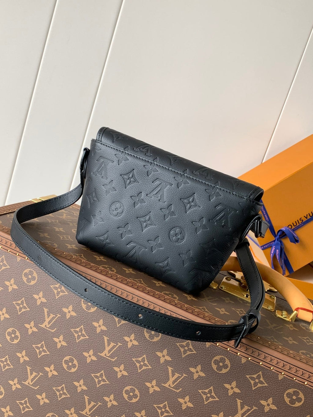 LOUIS VUITTON LV 25S PULSE WEARABLE WALLET 22 IN BLACK MONOGRAM SHADOW EMBOSSED CALFSKIN