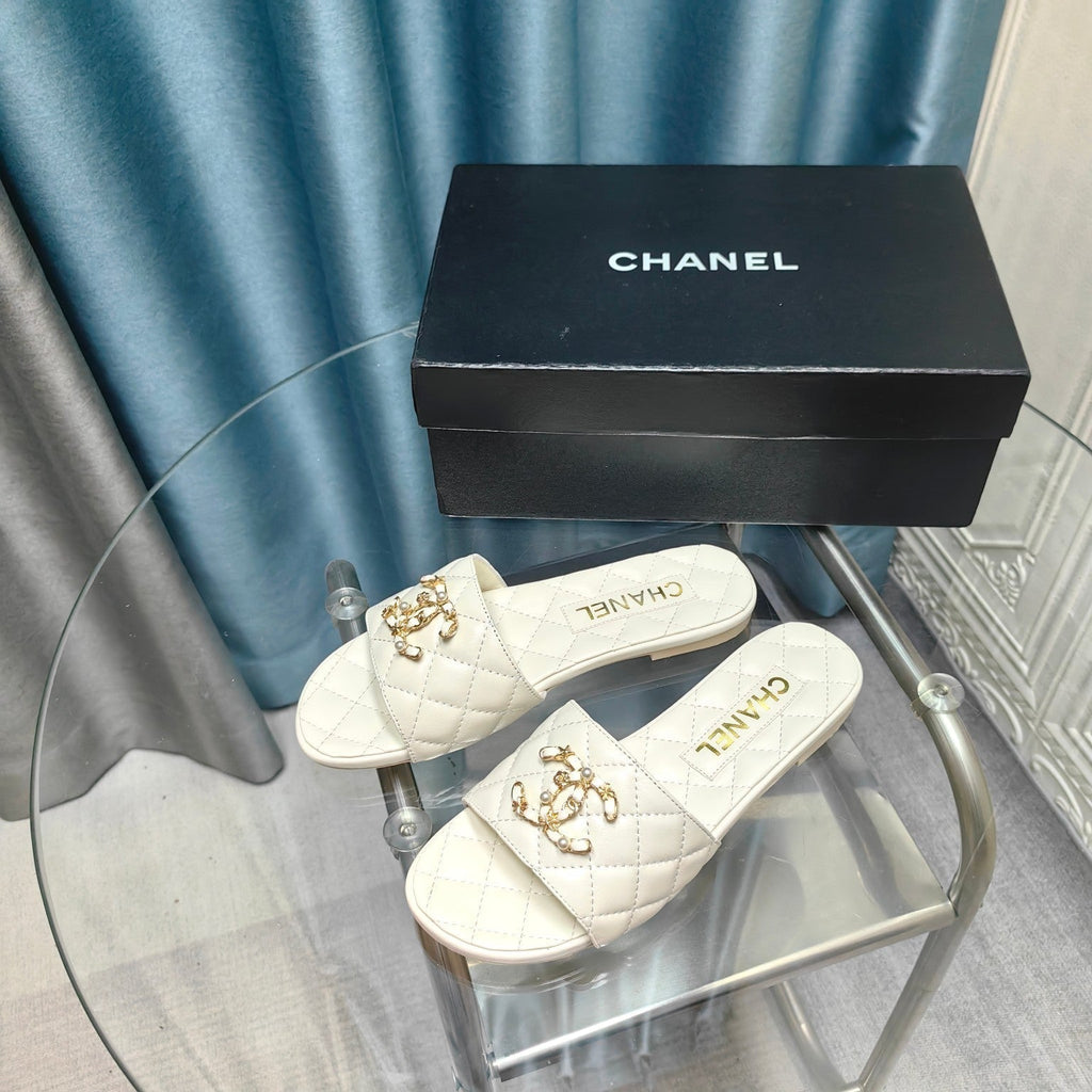 CHANEL QUILTED SLIPPERS WHITE SHEEPSKIN