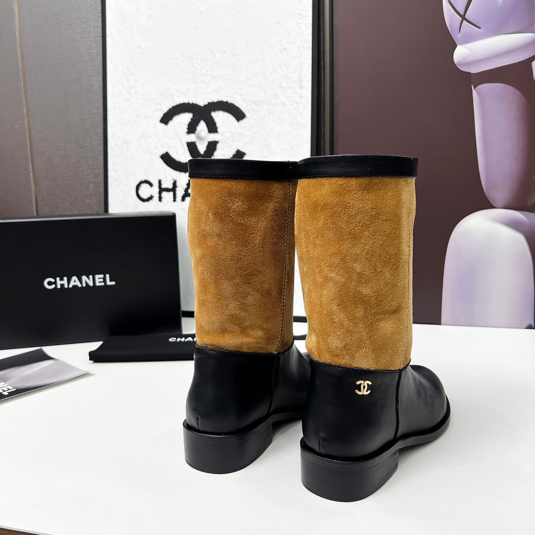CHANEL 25S MID-CALF BOOTS 35MM IN BLACK CALFSKIN AND CARAMEL SUEDE GOLD HARDWARE