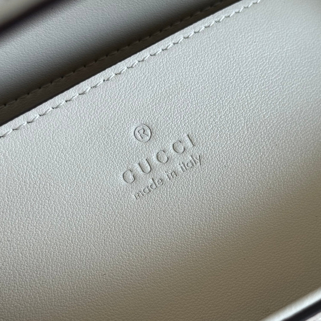GUCCI 26S PADLOCK TOP HANDLE BAG 25 IN DARK BEIGE AND WHITE CALFSKIN