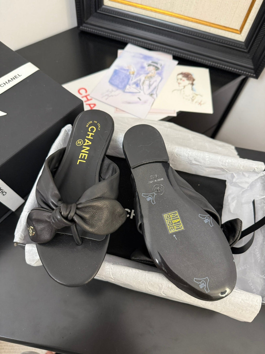 CHANEL 25C Thong Sandal Bow Black Lambskin 233562