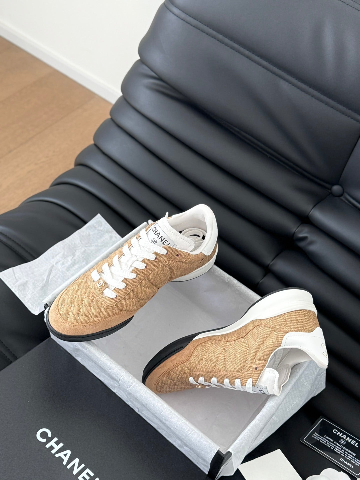 CHANEL SNEAKER IN PEANUT BROWN MIX WHITE EMBROIDERED LAMBSKIN
