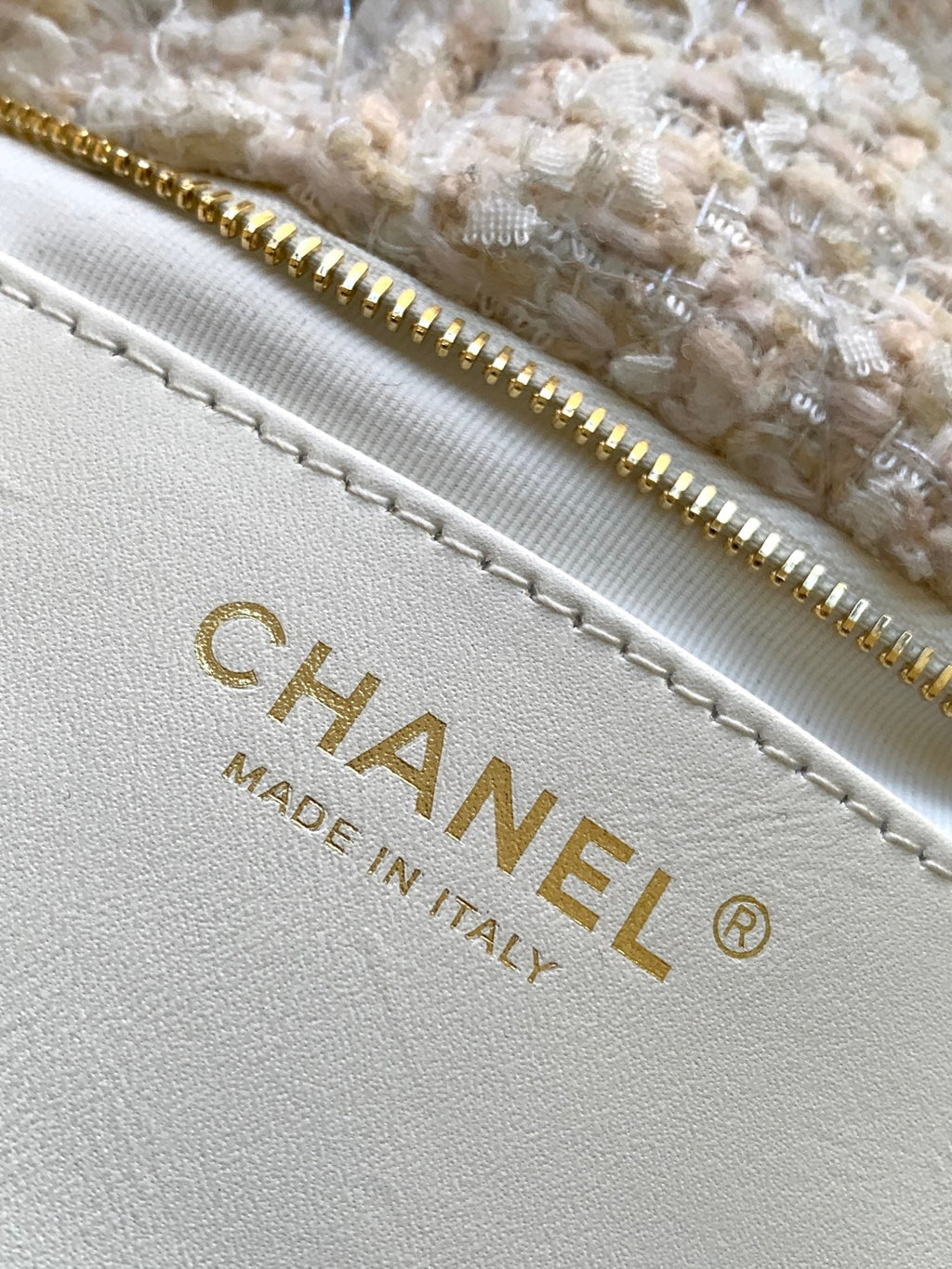 CHANEL 25S BOW BAG 38 IN CREAM WHITE TWEED WITH GOLD HARDWARE